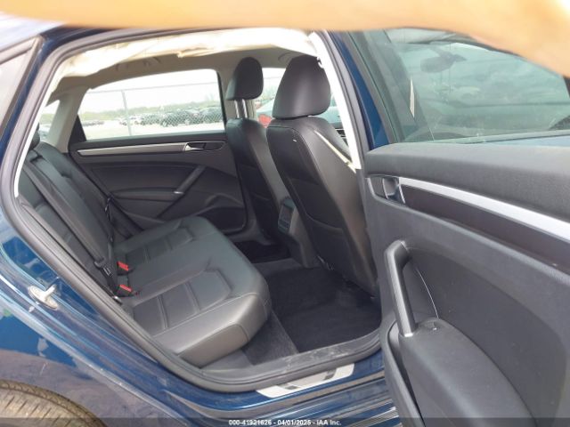 1VWAA7A35JC040106 Volkswagen Passat 2.0t R-line/2.0t S