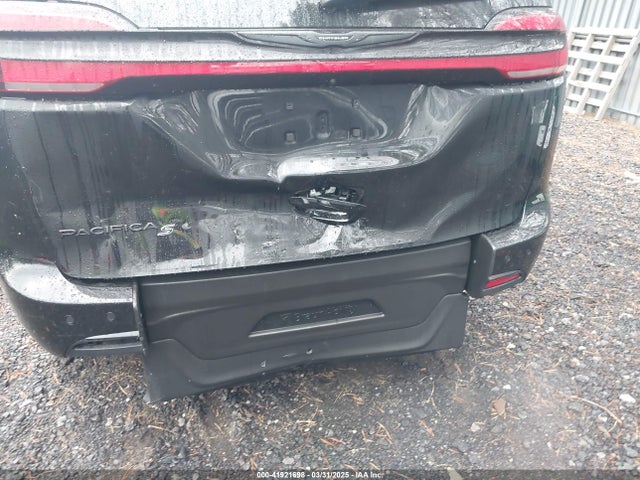 2C4RC1BG6RR187584 Chrysler Pacifica Touring L