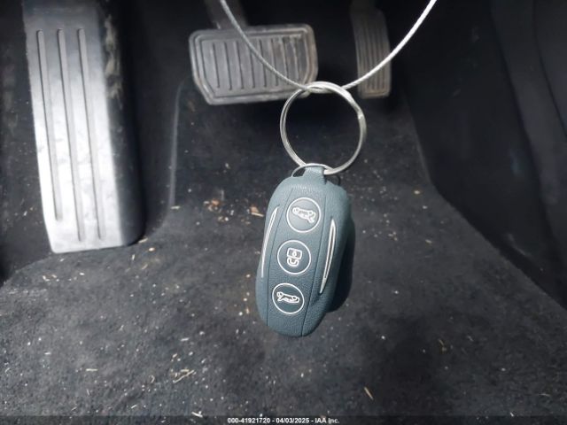 2013 TESLA MODEL S 5YJSA1CN1DFP09756 Photo 10