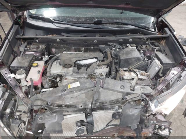 2T3BFREV0JW810368 Toyota RAV4 LE