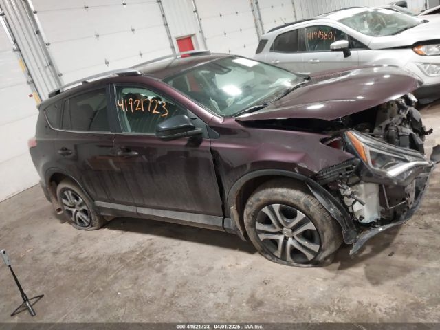 2T3BFREV0JW810368 Toyota RAV4 LE