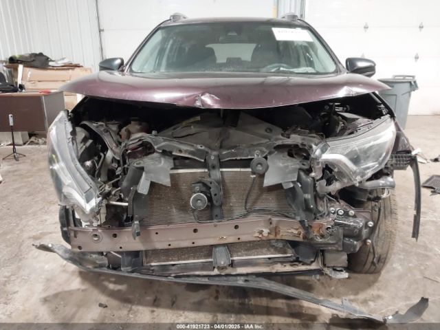 2T3BFREV0JW810368 Toyota RAV4 LE