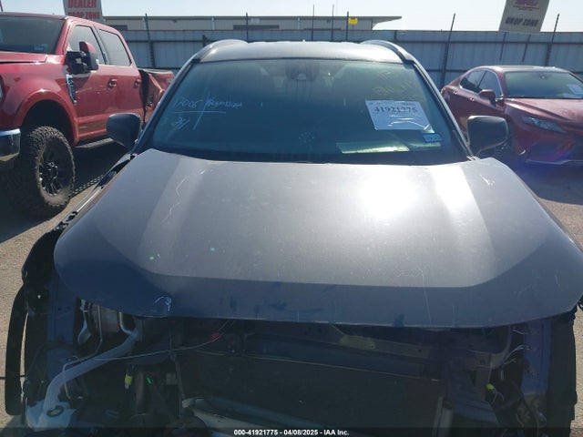2T3H1RFV3LW102352 Toyota RAV4 LE