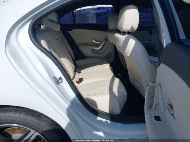 W1K3G4EB6LJ202811 Mercedes-Benz A 220