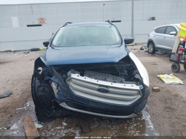 1FMCU9GD4JUC61460 Ford ESCAPE SE