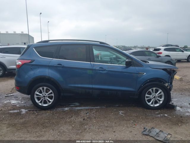 1FMCU9GD4JUC61460 Ford ESCAPE SE