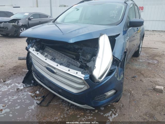 1FMCU9GD4JUC61460 Ford ESCAPE SE