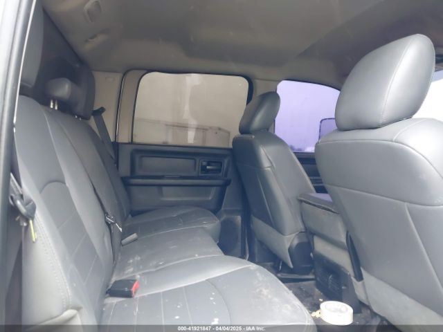 3C6UR5HJ5HG685791 RAM 2500 Tradesman  4x4 8' Box