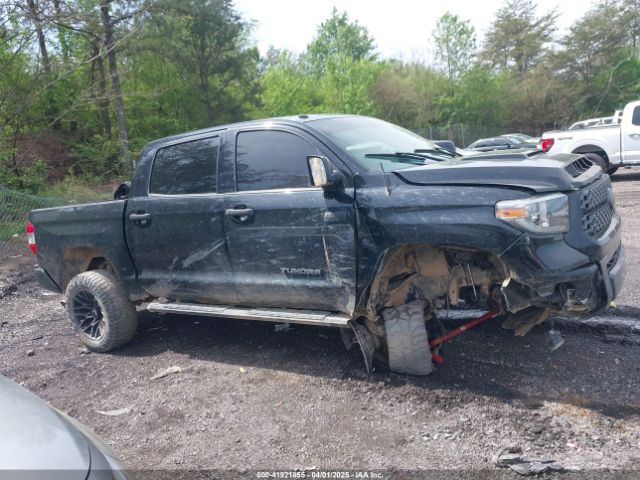 5TFDW5F18JX715775 Toyota Tundra Sr5 5.7l V8