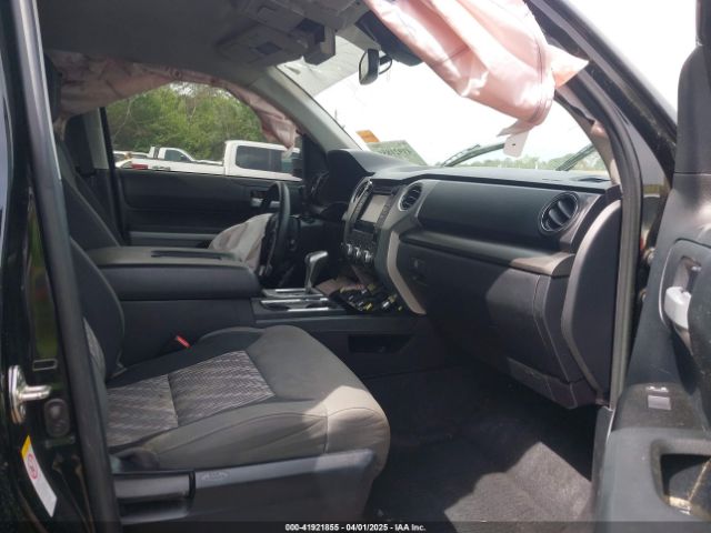 5TFDW5F18JX715775 Toyota Tundra Sr5 5.7l V8