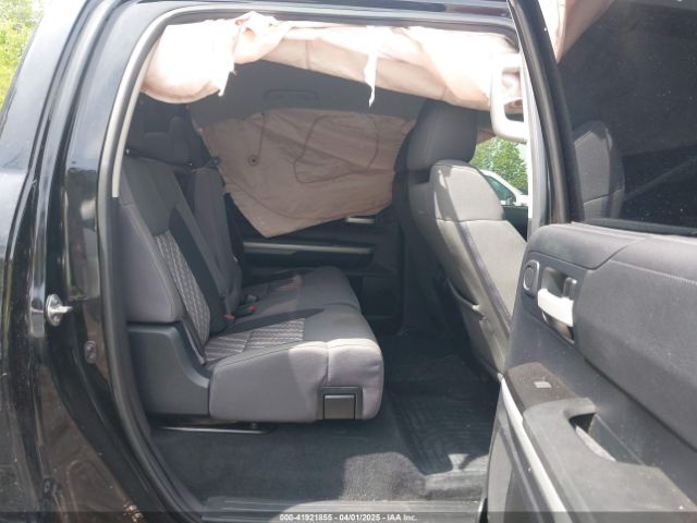5TFDW5F18JX715775 Toyota Tundra Sr5 5.7l V8