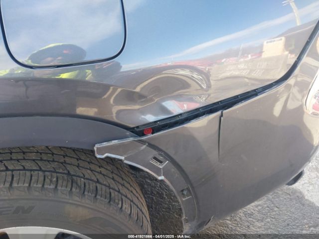 5TDBZRBH7MS543967 Toyota Highlander Le