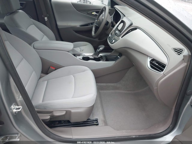 1G1ZD5ST4SF120389 Chevrolet Malibu Fwd 1lt