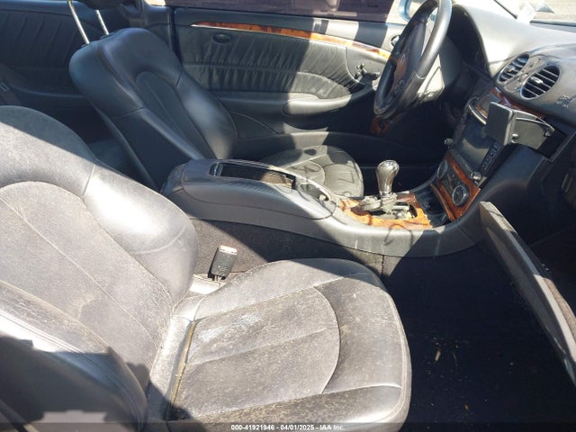 2007 MERCEDES-BENZ CLK 550 WDBTJ72HX7F210343 Photo 4