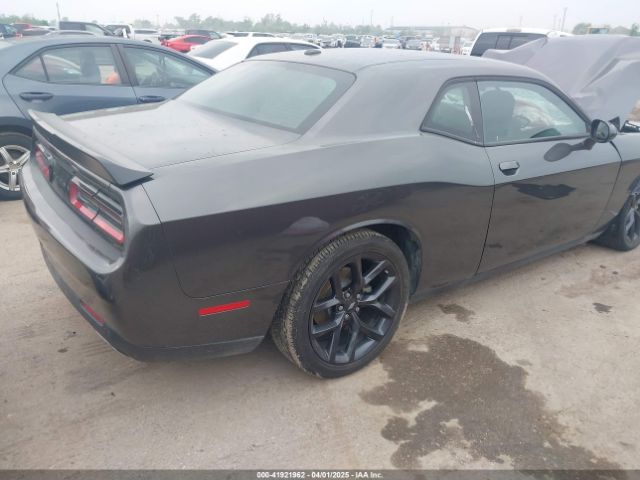 2C3CDZJG7NH137512 Dodge Challenger Gt