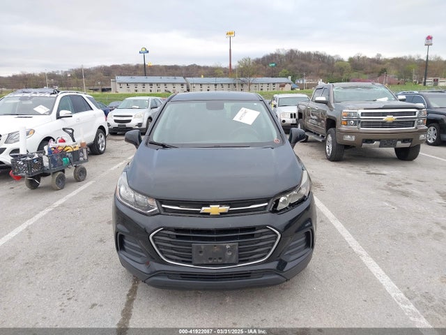 3GNCJKSB1JL156483 Chevrolet TRAX LS