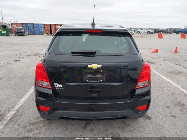 3GNCJKSB1JL156483 Chevrolet TRAX LS