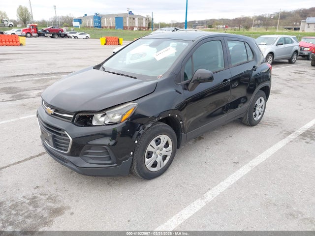 3GNCJKSB1JL156483 Chevrolet TRAX LS