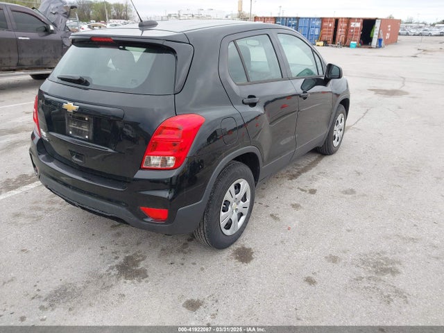 3GNCJKSB1JL156483 Chevrolet TRAX LS