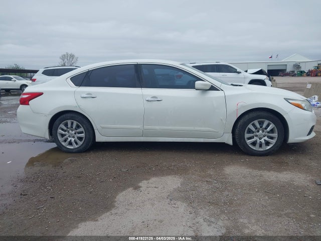 1N4AL3AP1HN360388 Nissan Altima 2.5 S