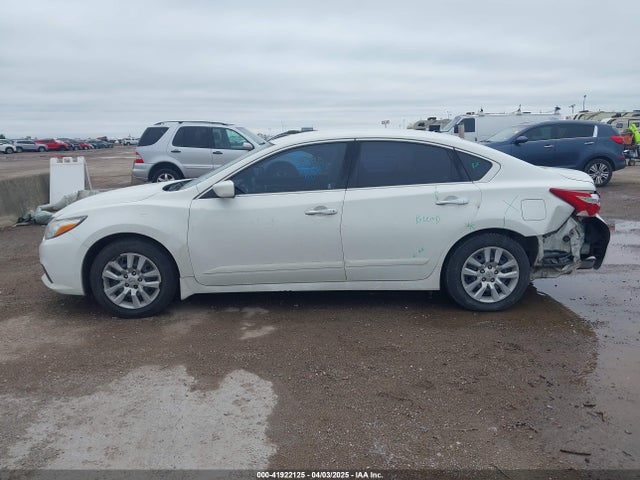 1N4AL3AP1HN360388 Nissan Altima 2.5 S