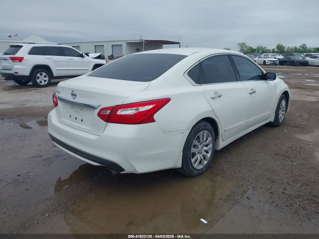 1N4AL3AP1HN360388 Nissan Altima 2.5 S