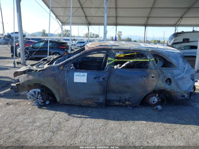5XYPG4A51HG239039 KIA Sorento 3.3l Lx