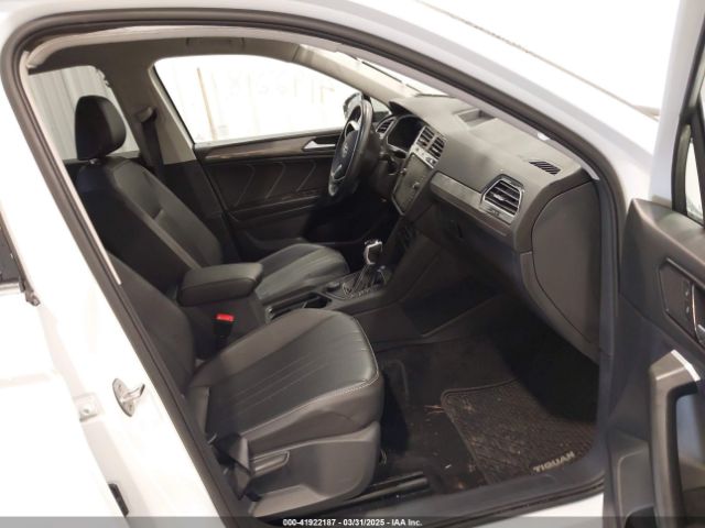 3VV2B7AX0RM035320 Volkswagen Tiguan 2.0t Se/2.0t Wolfsburg Edition