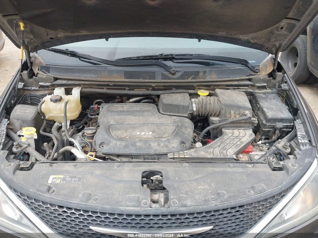 2C4RC1BG2JR116273 Chrysler Pacifica Touring L