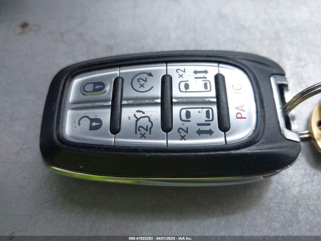 2C4RC1BG2JR116273 Chrysler Pacifica Touring L