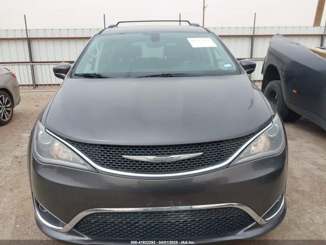 2C4RC1BG2JR116273 Chrysler Pacifica Touring L