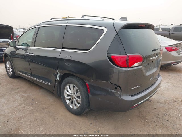 2C4RC1BG2JR116273 Chrysler Pacifica Touring L