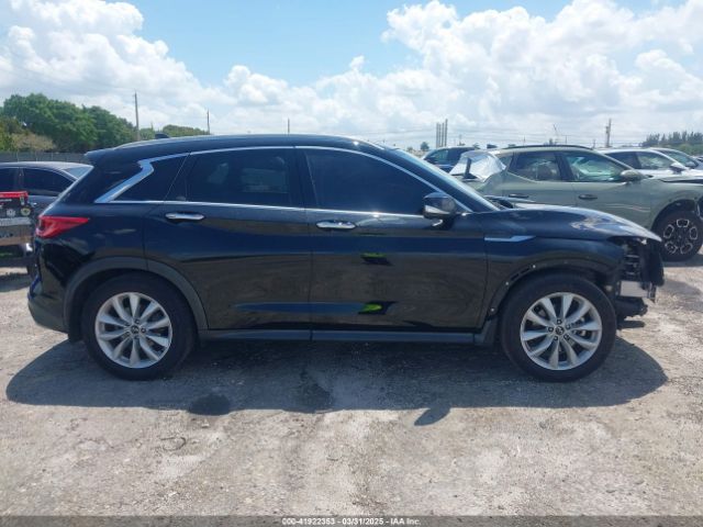 3PCAJ5M16KF119709 Infiniti Qx50 Luxe