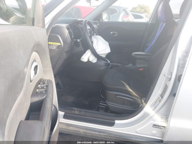 KNDJP3A53E7710777 KIA SOUL +