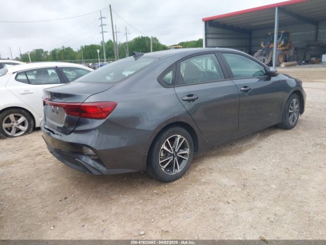 3KPF24AD3PE566815 KIA Forte Lxs