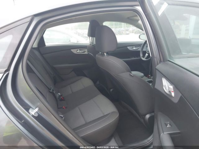 3KPF24AD3PE566815 KIA Forte Lxs