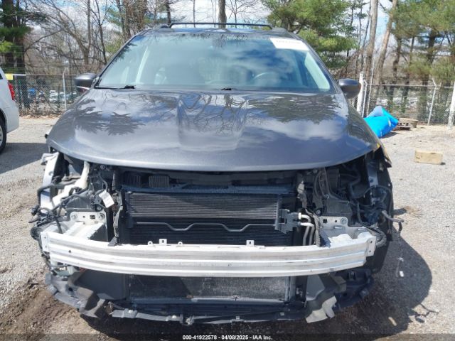 2C4RC1BG3HR511492 Chrysler Pacifica Touring-l
