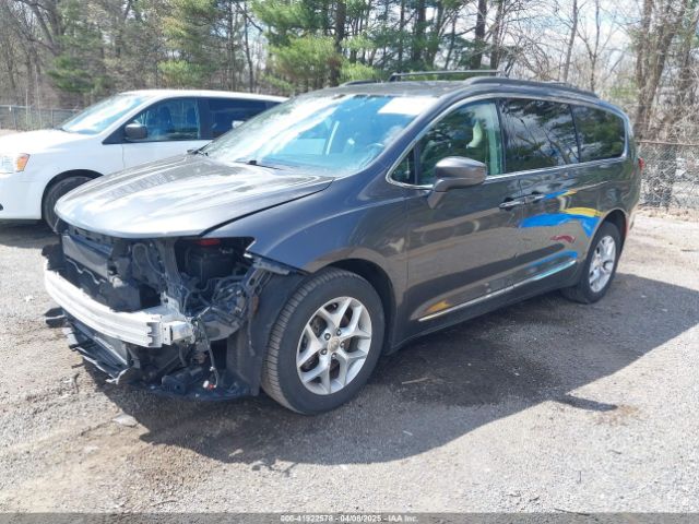 2C4RC1BG3HR511492 Chrysler Pacifica Touring-l