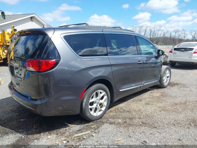 2C4RC1BG3HR511492 Chrysler Pacifica Touring-l