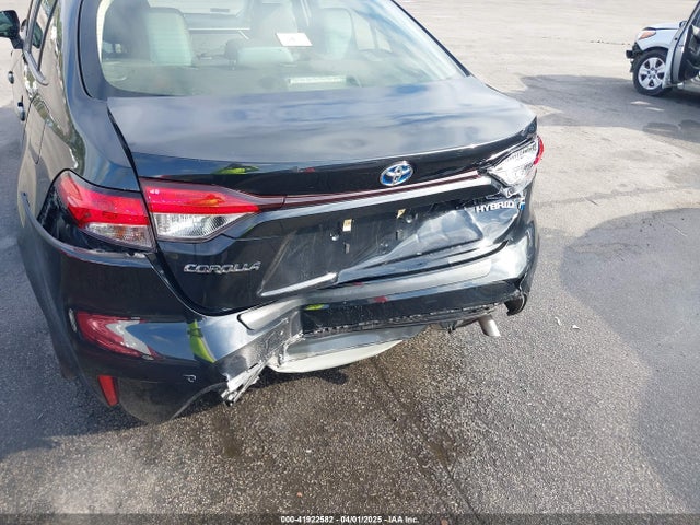 Toyota Corolla Hybrid Le 2021 JTDEAMDE3MJ025426 Image 18