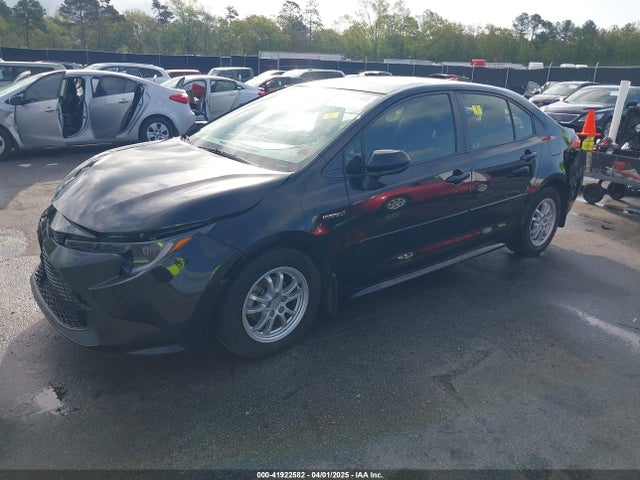 Toyota Corolla Hybrid Le 2021 JTDEAMDE3MJ025426 Image 2