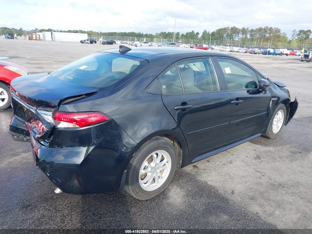 Toyota Corolla Hybrid Le 2021 JTDEAMDE3MJ025426 Image 4