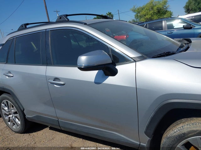 2T3C1RFV1NW231686 Toyota Rav4 Xle Premium