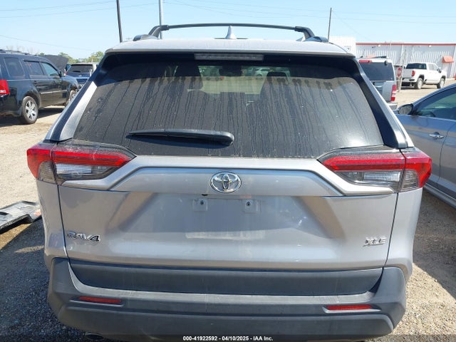 2T3C1RFV1NW231686 Toyota Rav4 Xle Premium