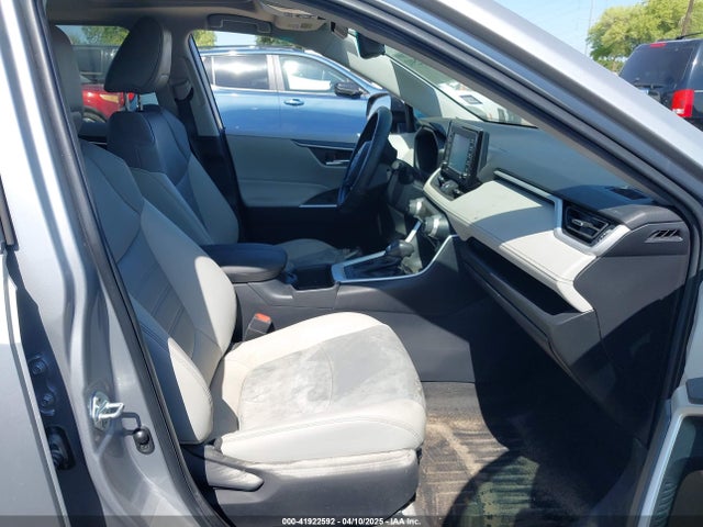 2T3C1RFV1NW231686 Toyota Rav4 Xle Premium
