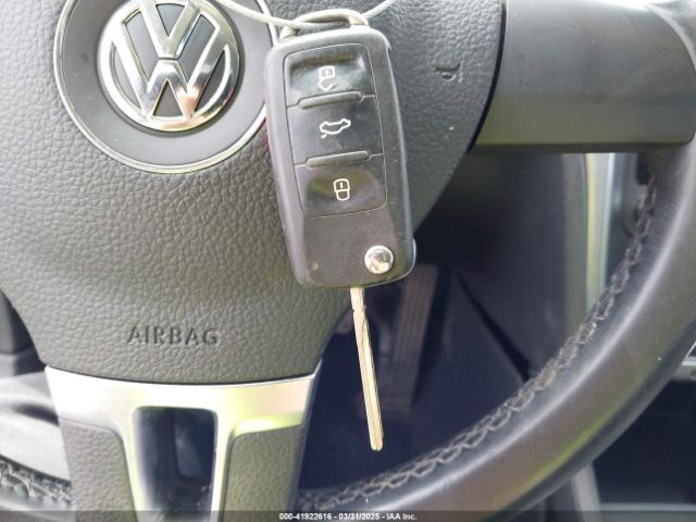 1VWAT7A33EC038497 Volkswagen Passat 1.8t Wolfsburg Edition