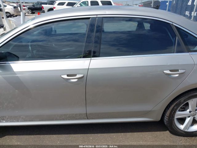1VWAT7A33EC038497 Volkswagen Passat 1.8t Wolfsburg Edition