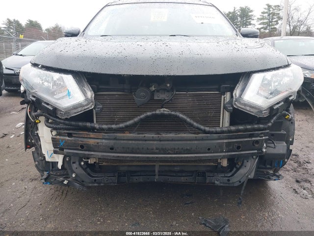 KNMAT2MV9HP504336 Nissan ROGUE SV
