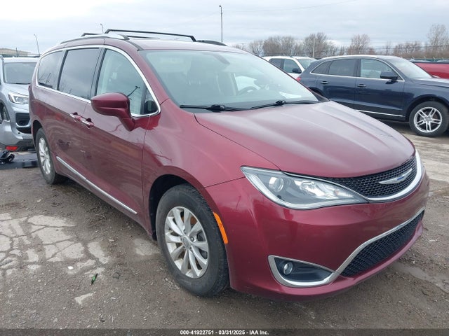 Chrysler Pacifica Touring L 2018 2C4RC1BG0JR113579 главное изображение