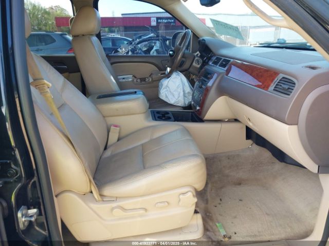 1GNSCBE0XER202150 Chevrolet Tahoe Lt